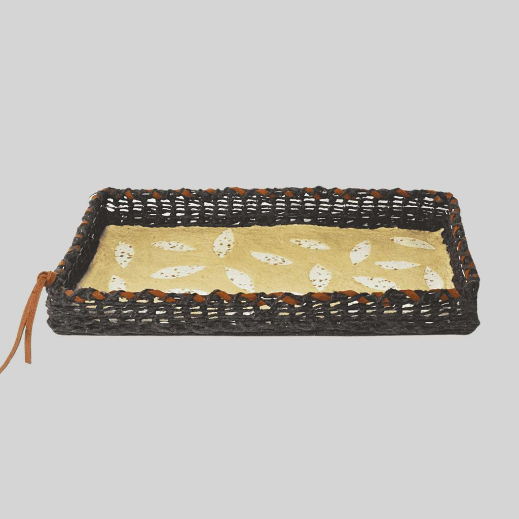 Bandeja Com Trançado E Estampa Floral