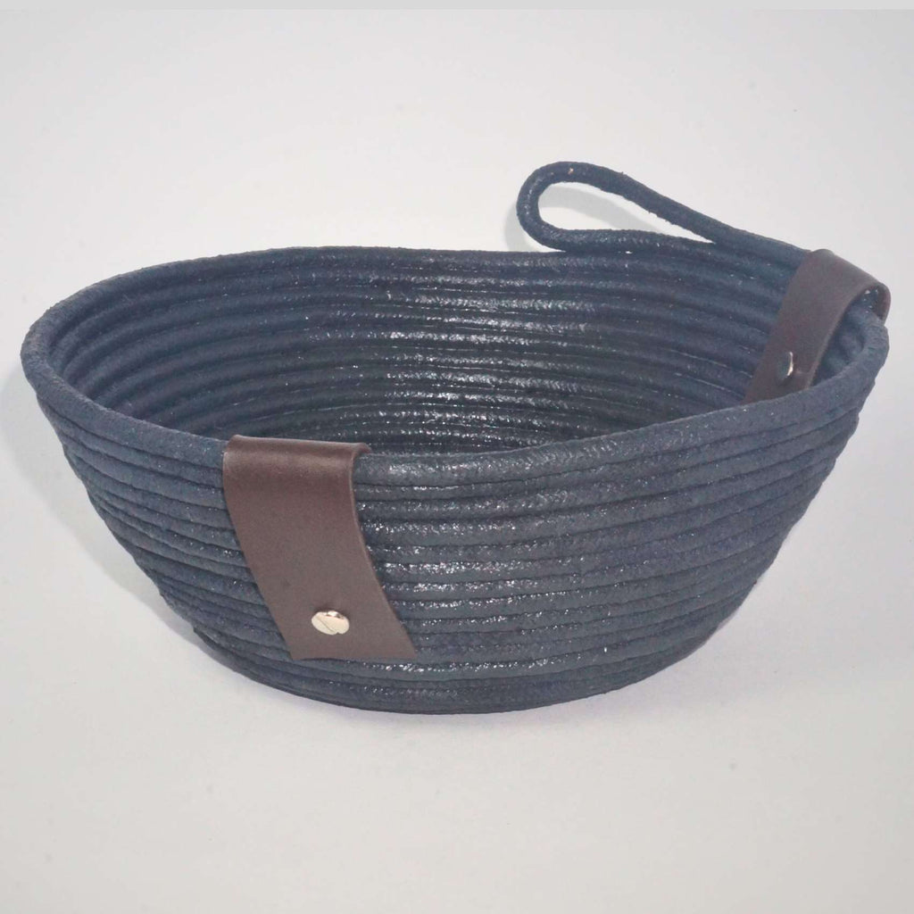 Cesta Decorativa Preta De Cordão Com Couro