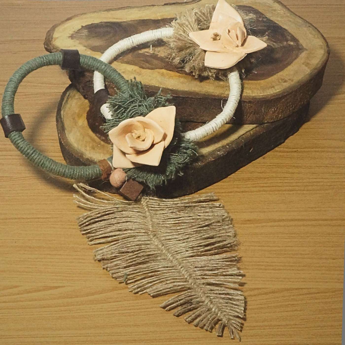Colar Decorativo de Mesa Orquídea