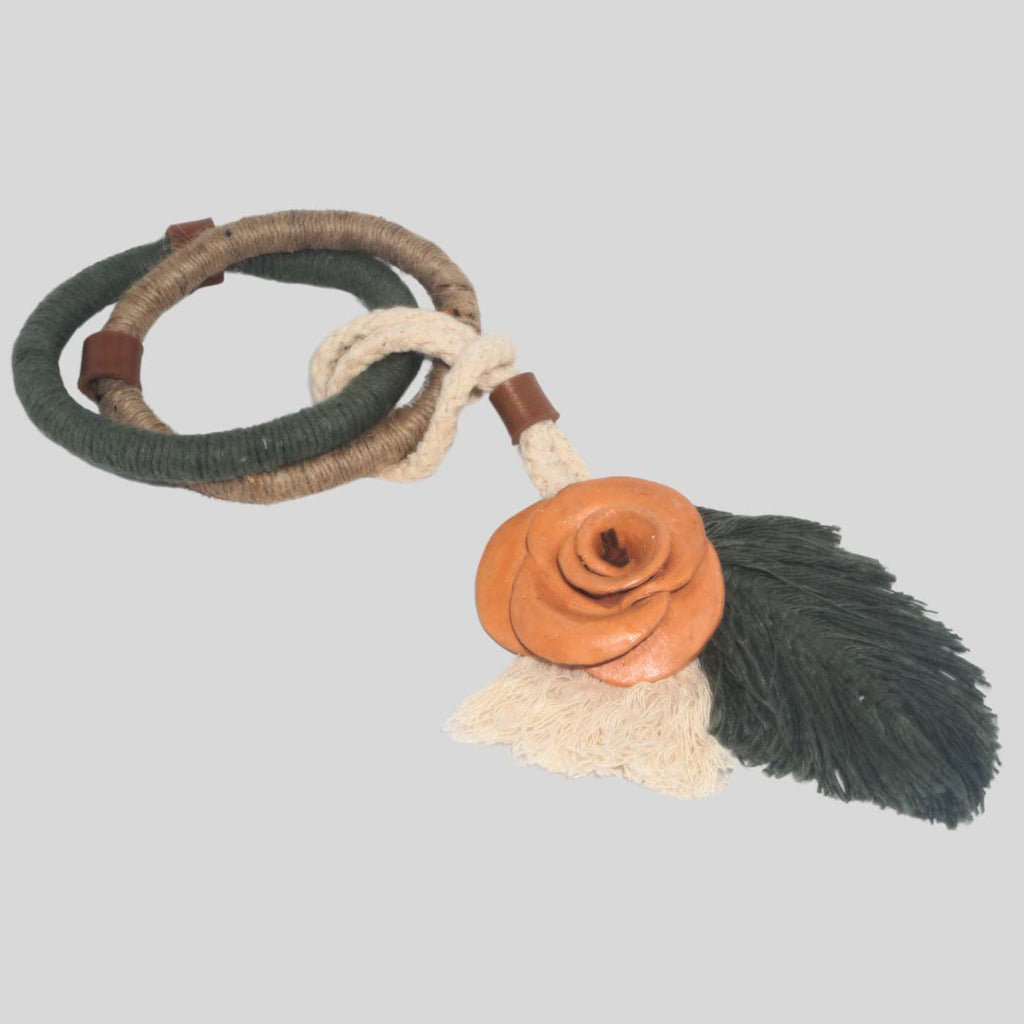 Colar De Mesa Rosa De Cerâmica