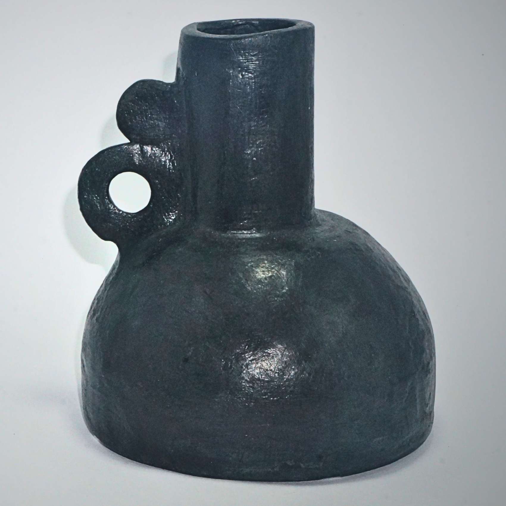 Vaso Decorativo Grafite Com Bojo E Alça Lateral